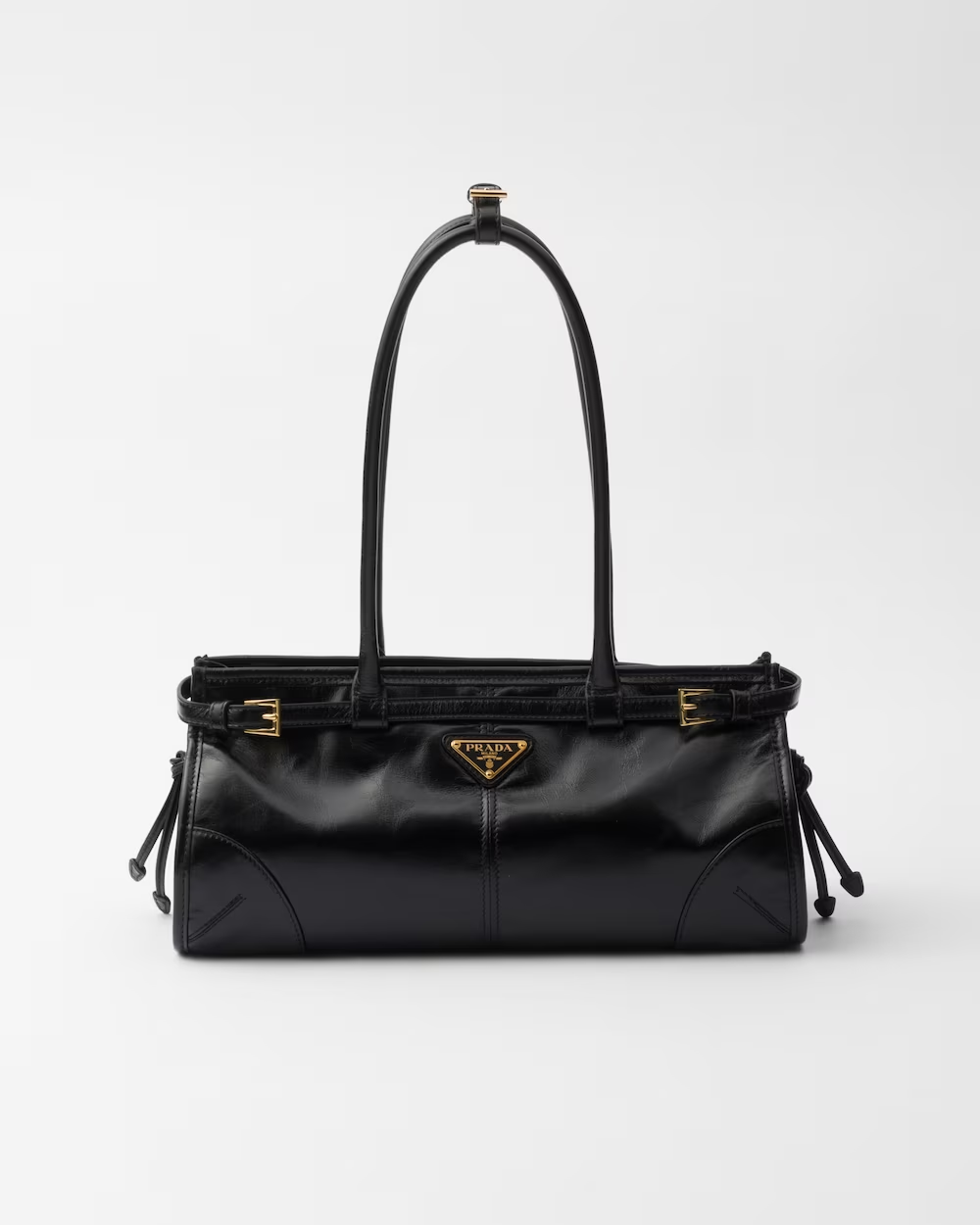 Medium leather handbag